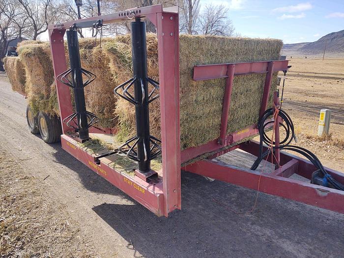Used 2008 Robbco 7 Bale Feeder Flaker
