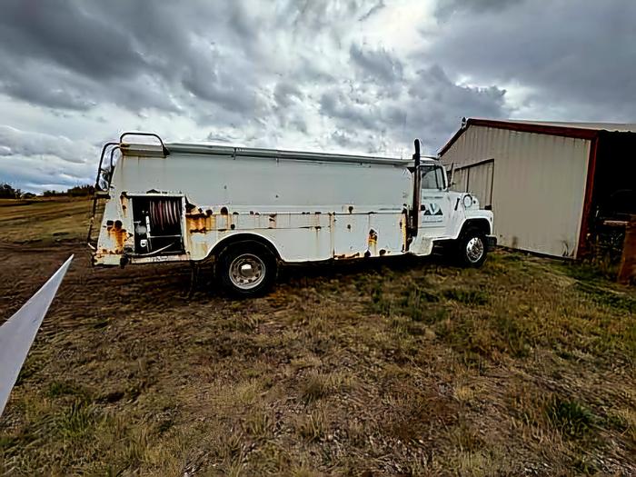 Used 2500 gallon Ford LN8000 Fuel Truck