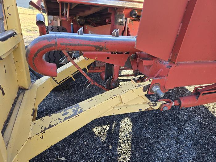 Used New Holland 1085 Balewagon