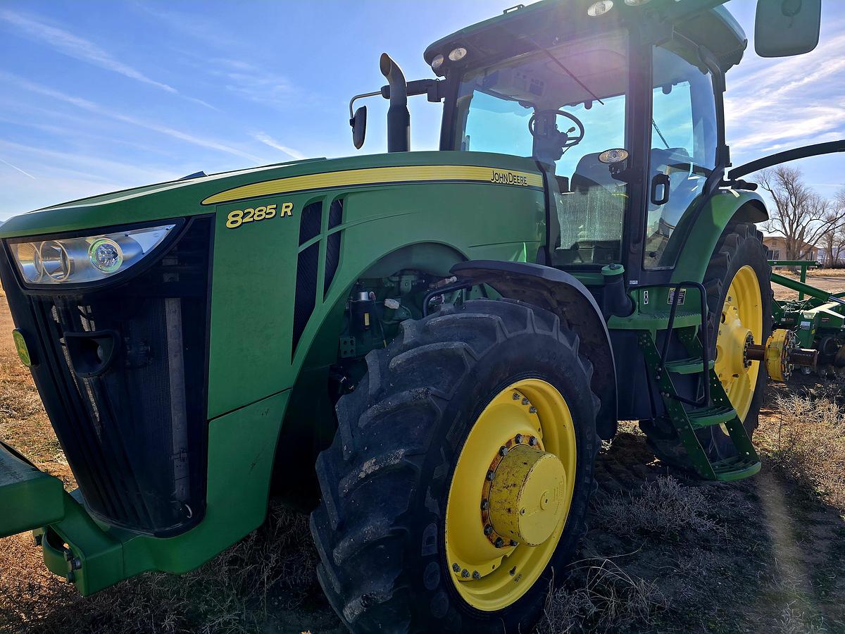 Used John Deere 8285R Tractor w/ 4200 hrs + Duals