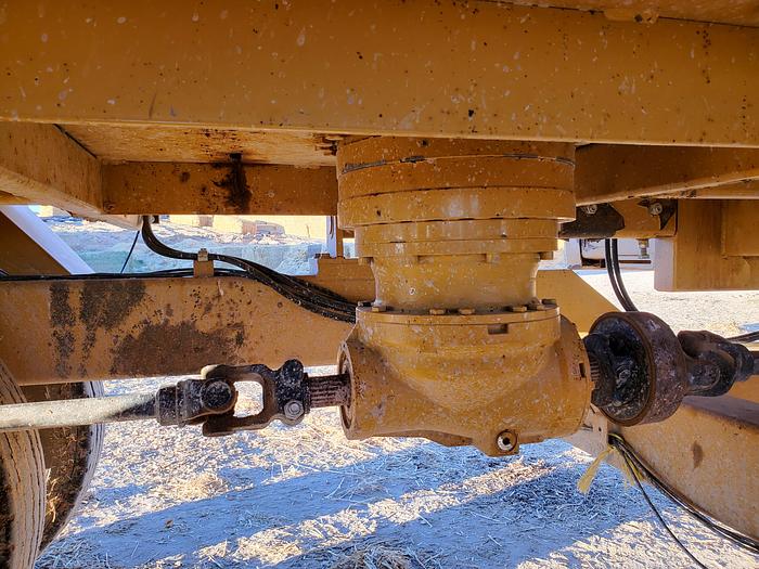 Used 2014 HayBuster CMF-830 Vertical Feed Mixer