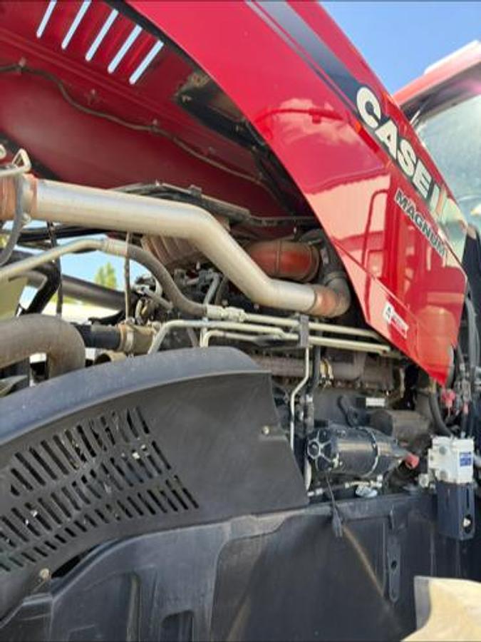Used 2014 Case Magnum 235 CVT Tractor w/ 4800 hrs