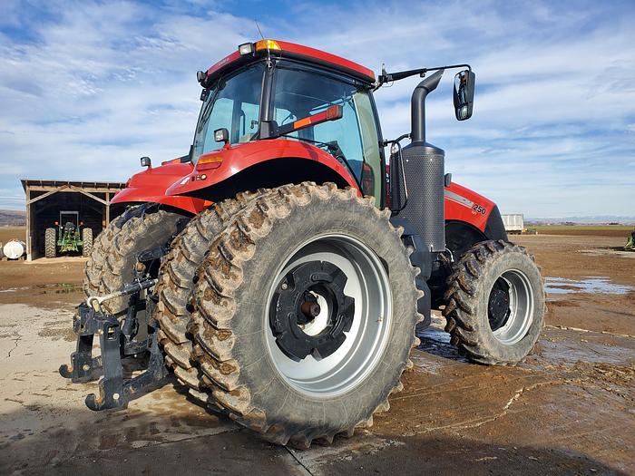Used 2014 Case IH Magnum 250 CVT Tractor w/ 1900 hrs