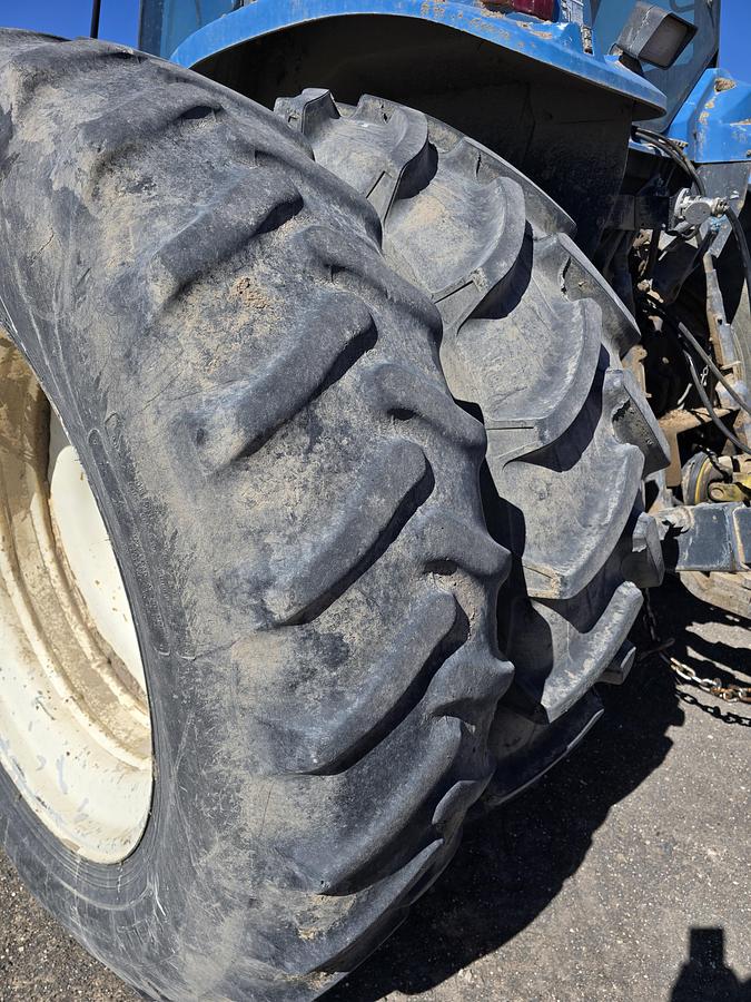 Used ** Going to Auction ** Ford Genesis 8970 Tractor