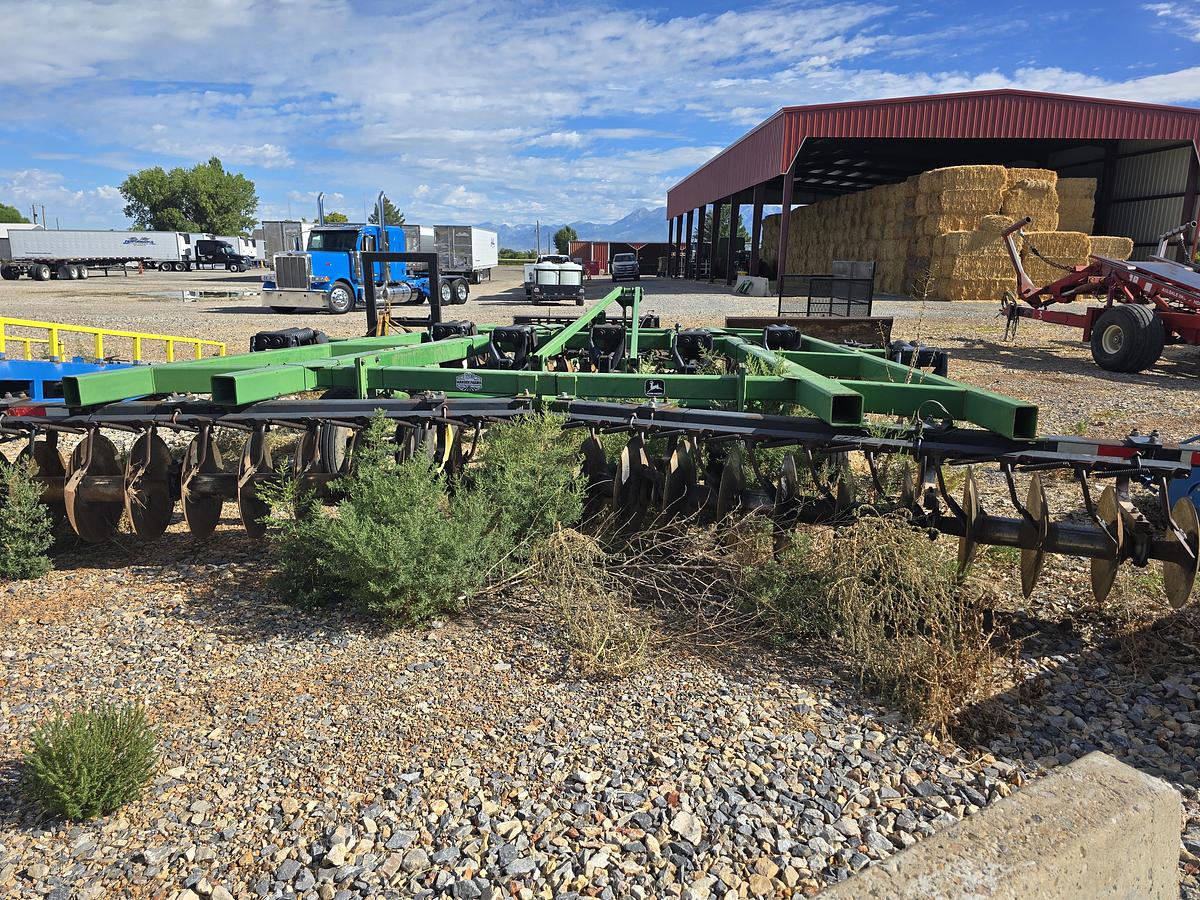 Used John Deere 510 Disk Ripper - 7 Shank