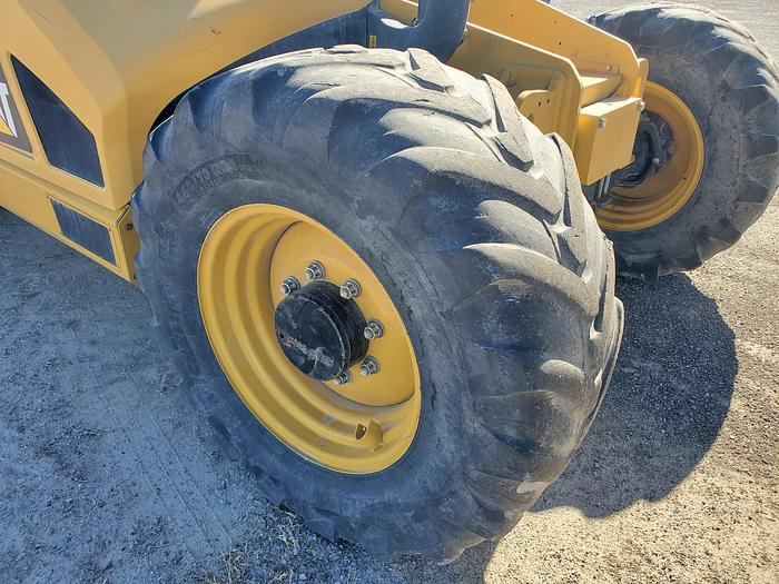 Used 2019 Caterpillar TH408D Telehandler