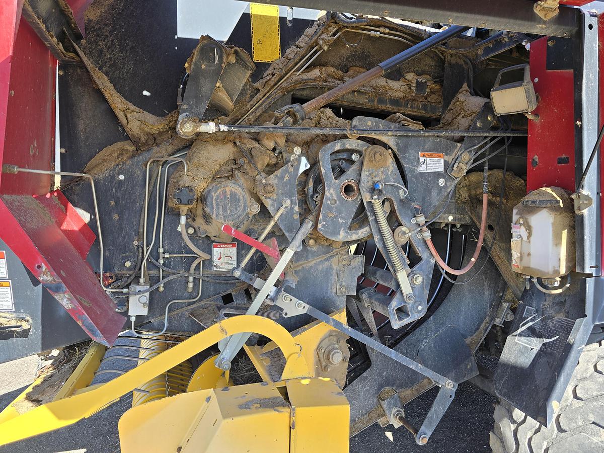 Used ** Going to Auction ** 2006 New Holland BB960A Baler - 3x4