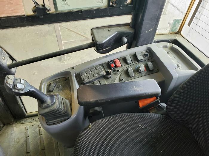Used 2022 Caterpillar 910 Wheel Loader