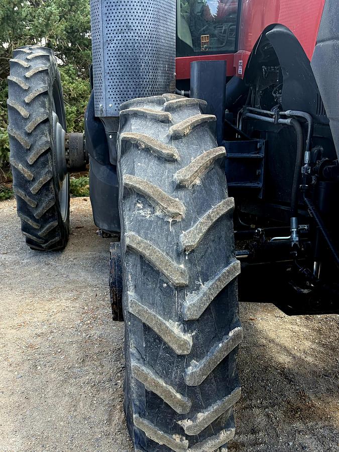 Used 2014 Case Magnum 310 CVT Tractor w/ 6000 hrs