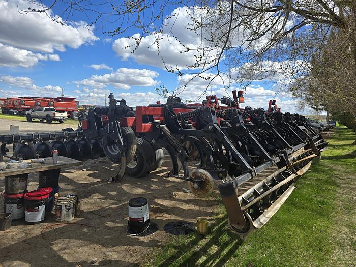 Used 13 Shank Case 870 Disk Ripper w/ New Disks