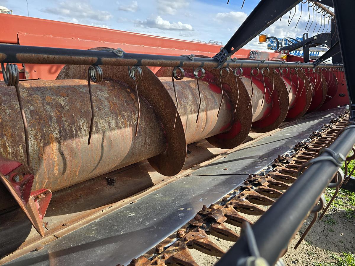 Used 2011 30' Case 2010 Grain Header