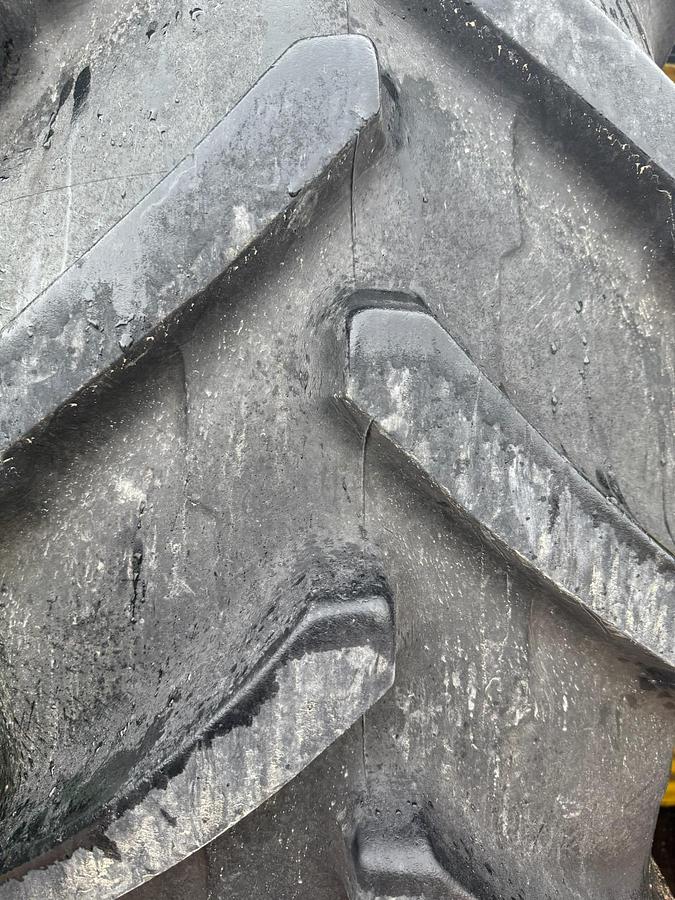 Used 2012 John Deere 8335R Tractor w/ IVT + ILS