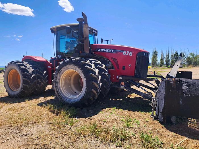 Used 2013 Versatile 575 Tractor w/ 16' Silage Blade