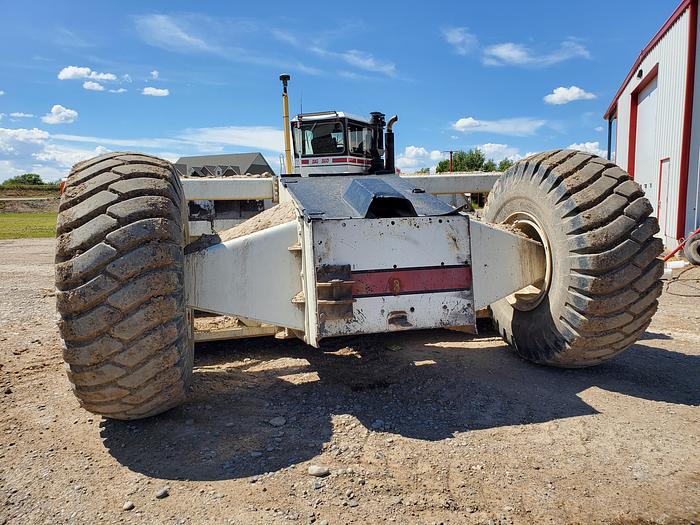 Used Big Bud 525/50 Tractor + 25 cyd Scraper w/ GPS