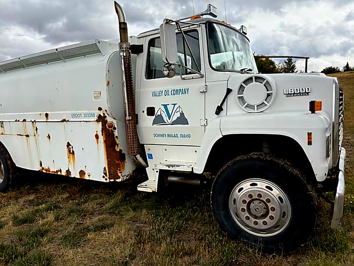 Used 2500 gallon Ford LN8000 Fuel Truck