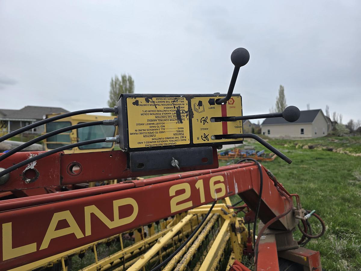 Used New Holland 216 Rake