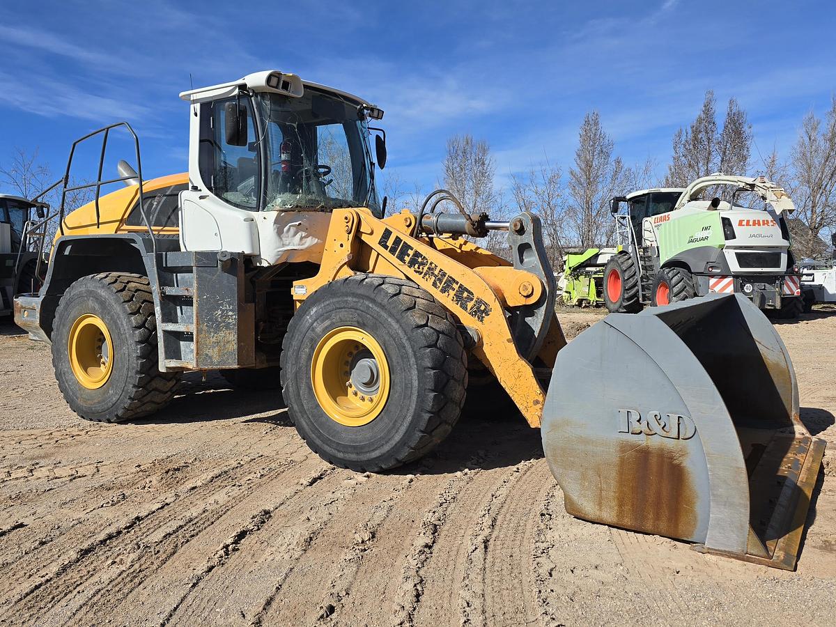 Used 2014 Liebherr L550 Wheel Loader