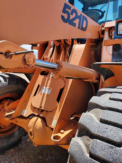 Used Case 521D Wheel Loader w/ 3000 hrs