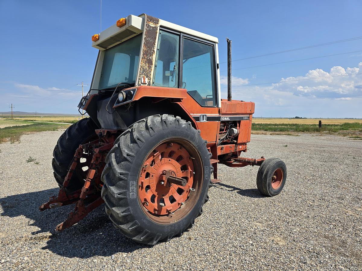 Used International 886 Tractor