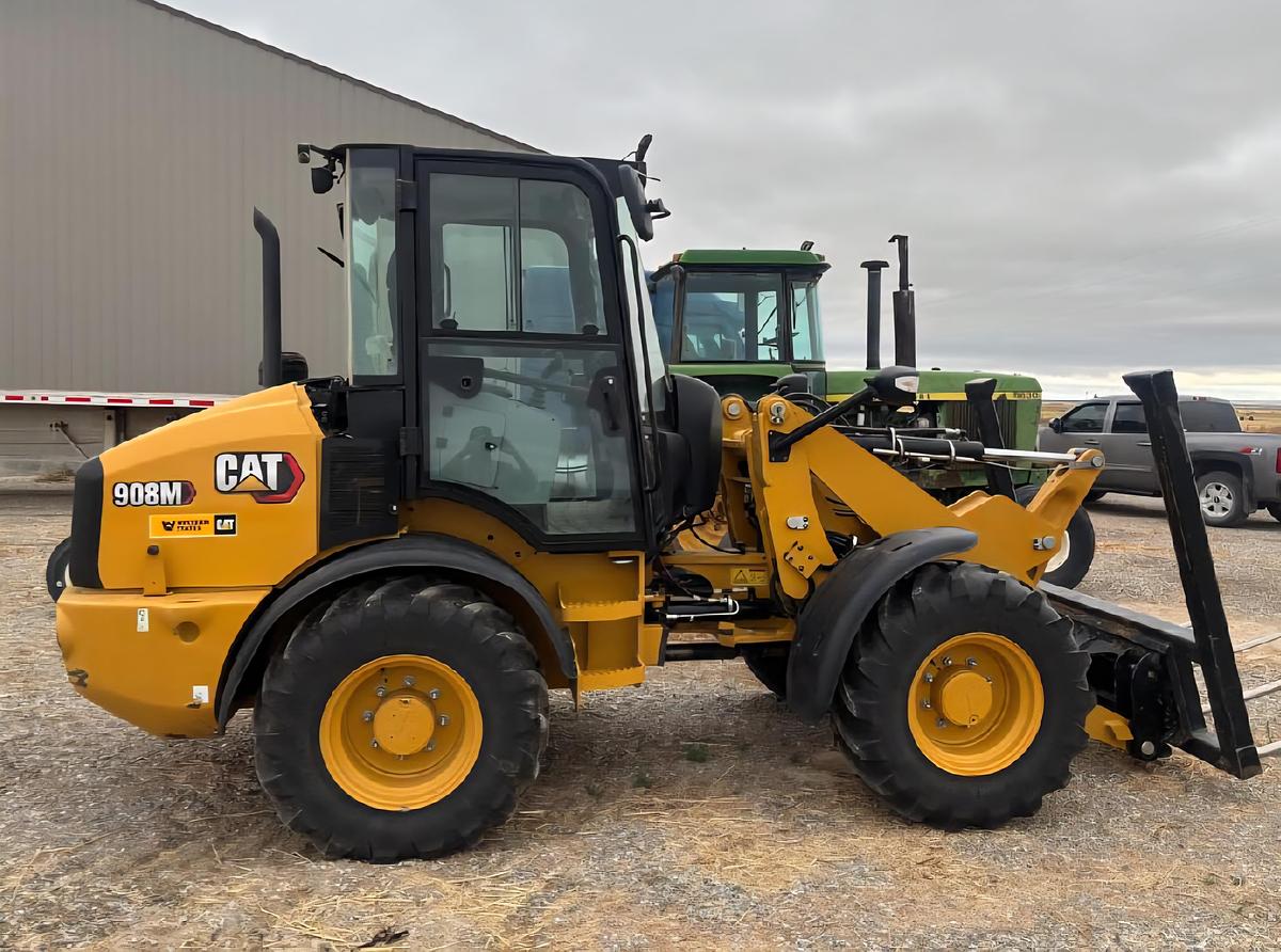 Used 2020 Caterpillar 908M Wheel Loader w/ 6600 hrs