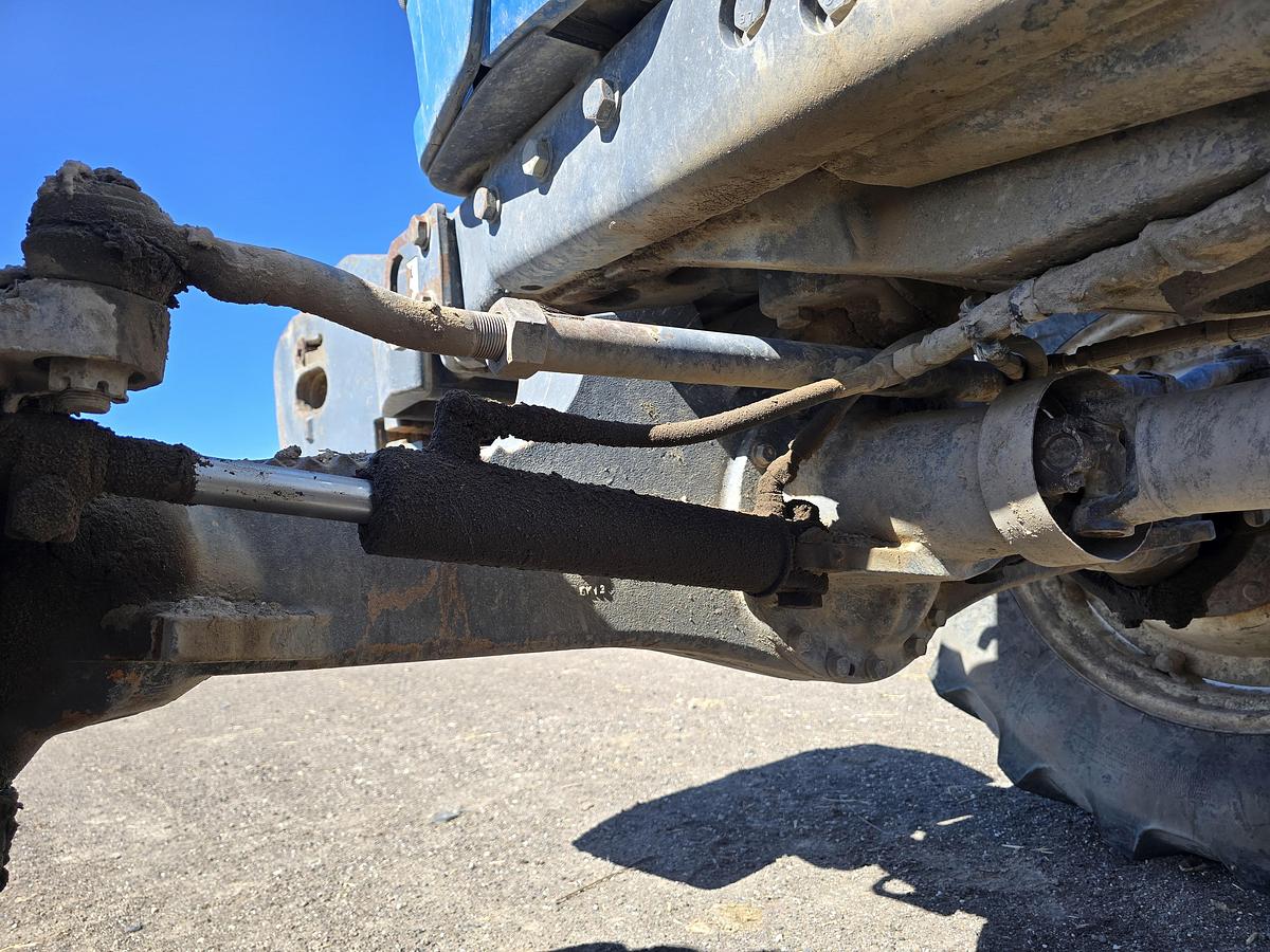 Used ** Going to Auction ** Ford Genesis 8970 Tractor