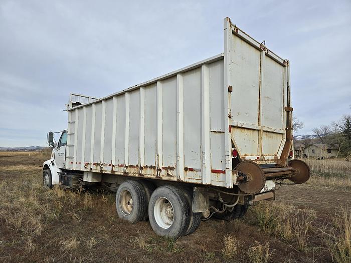 Used 98' Ford Louisville Silage Truck w/ Allison Trans