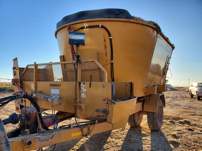 Used 2014 HayBuster CMF-830 Vertical Feed Mixer