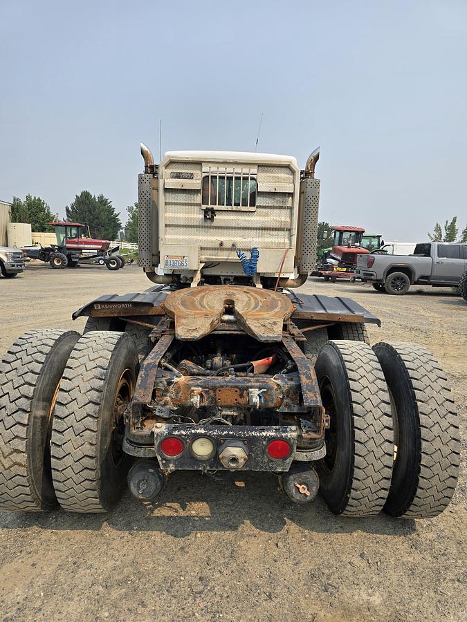 Used 2004 Kenworth T800 Truck w/ 330k Miles