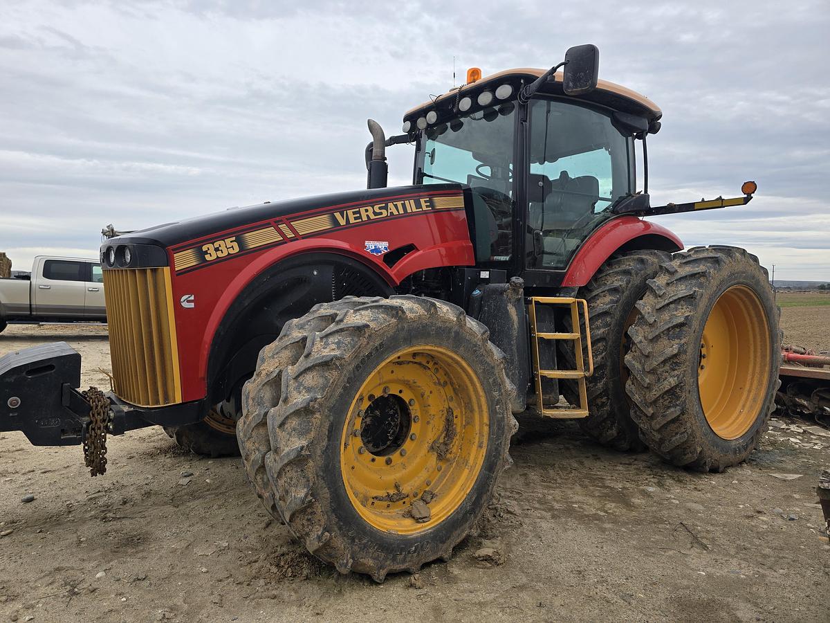 Used Versatile 335 Tractor w/ 2800 hrs