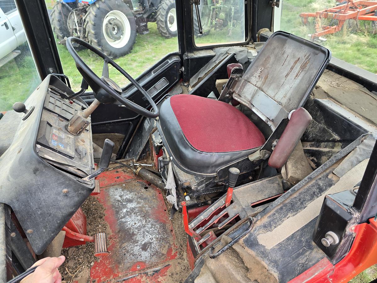 Used International 1086 Tractor
