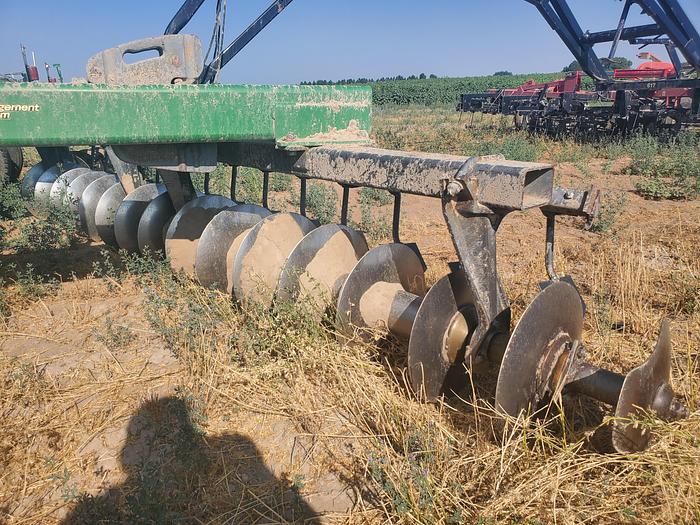 Used 24' John Deere 650 Tandem Disk