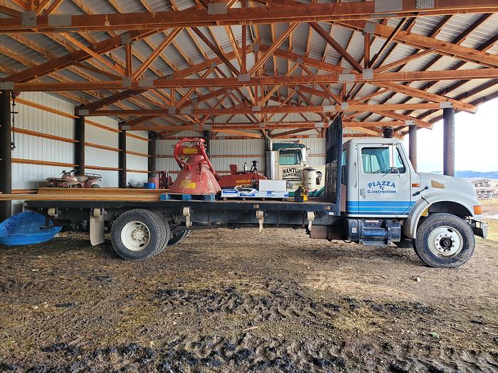 Used 1993 International 4900 Flatbed Truck w/ 20' Bed