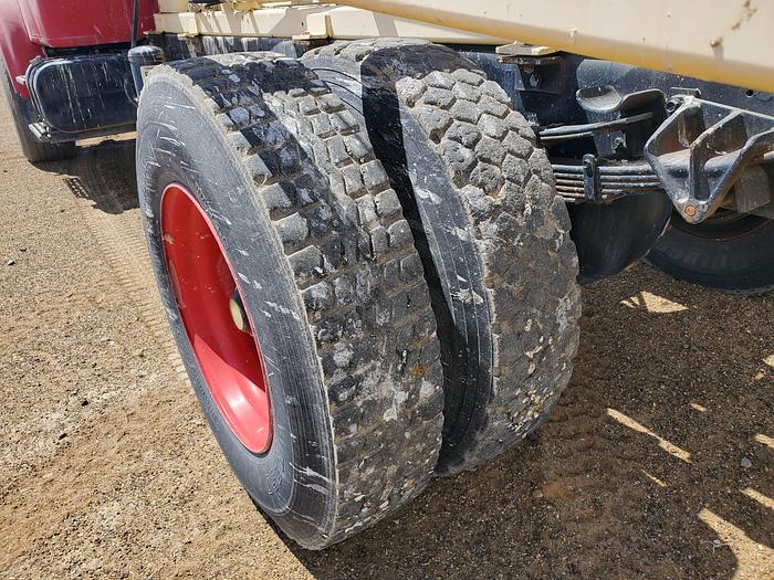 Used International Bale Retriever Truck for Big Square Bales