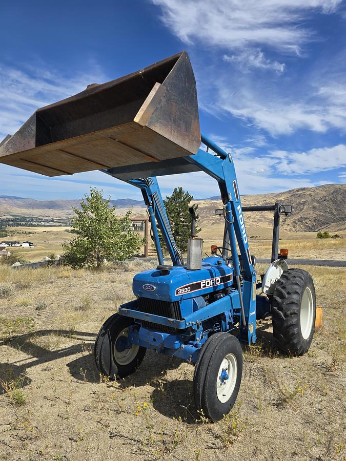 Used 1991 Ford 3930 Tractor w/ Loader w/ 4 Attachments ** 1100 original hrs **