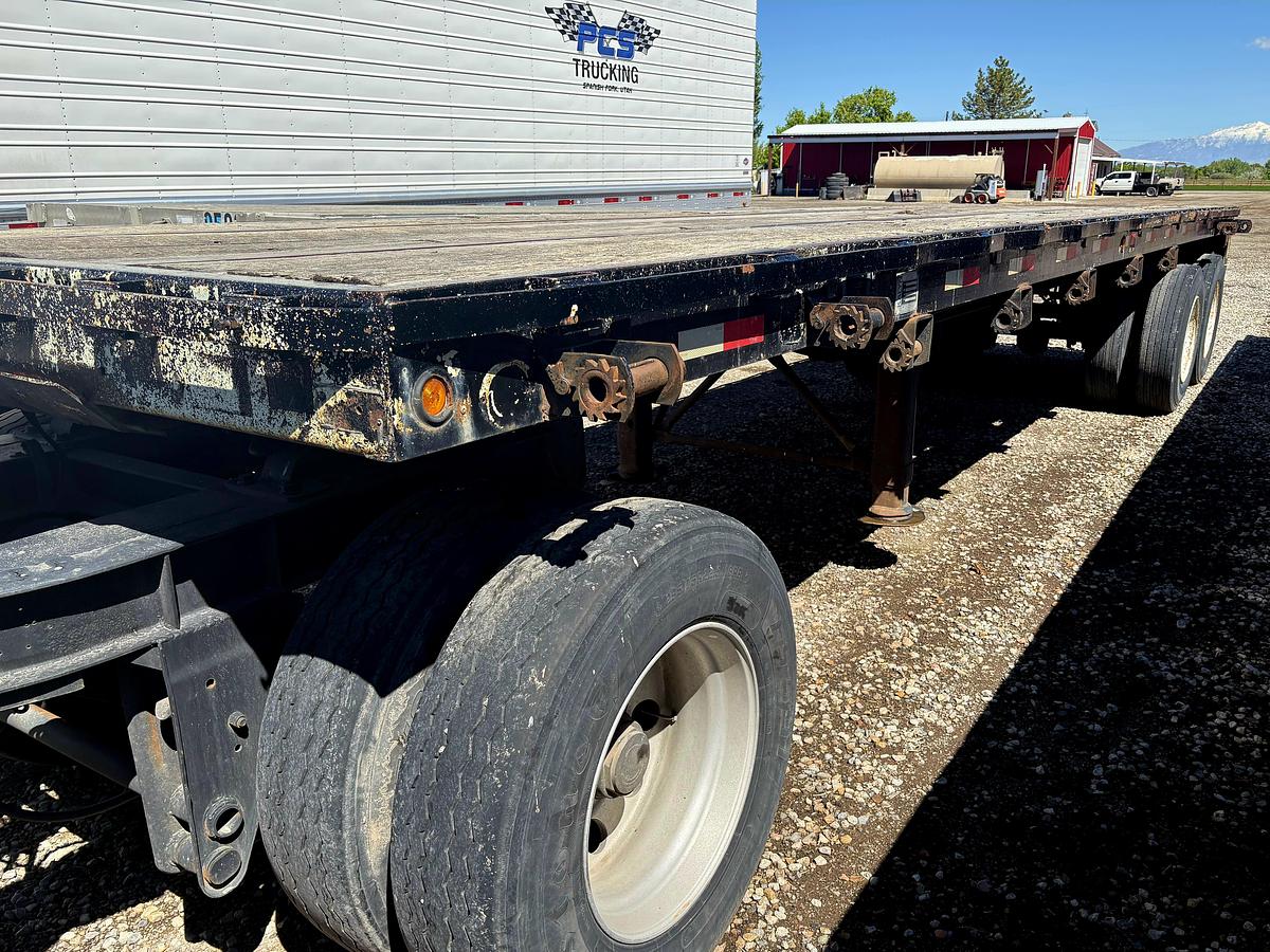 Used 40' + 30' Flatbed / Hay Trailer Set