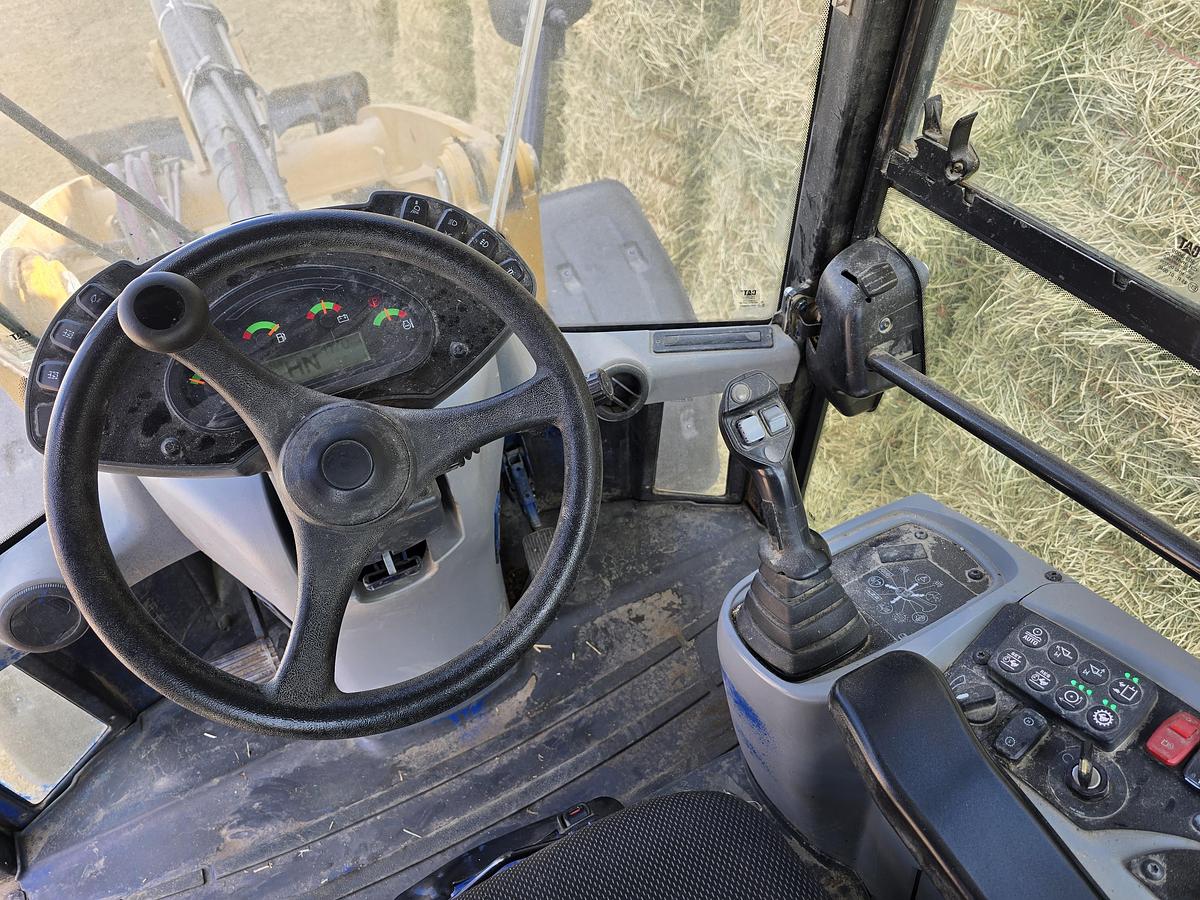 Used 2022 Caterpillar 908M Wheel Loader ** Going to Auction **