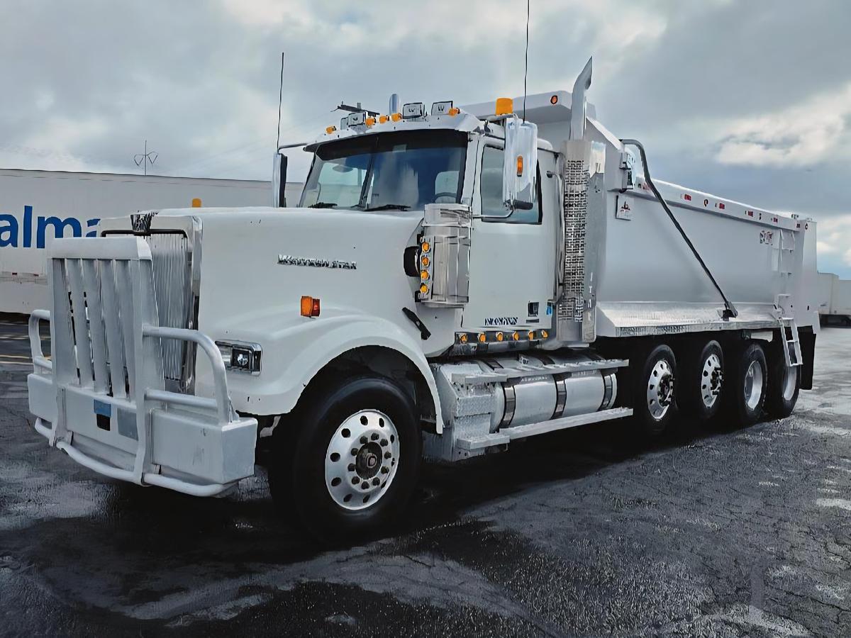 Used 2019 Western Star 4900FA Dump Truck