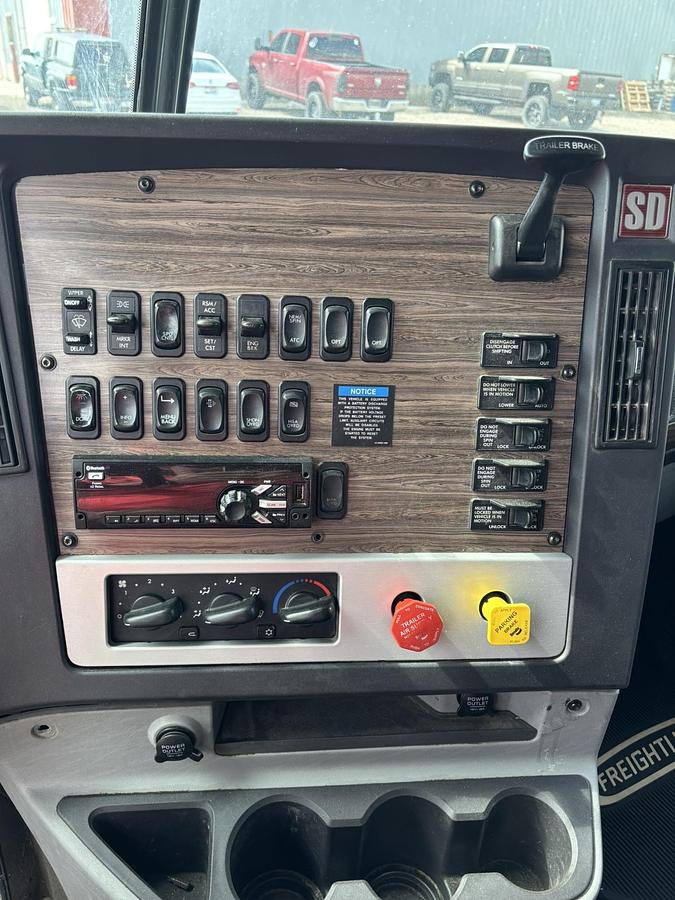 Used 2021 Freightliner 122SD Truck w/ 540k mls