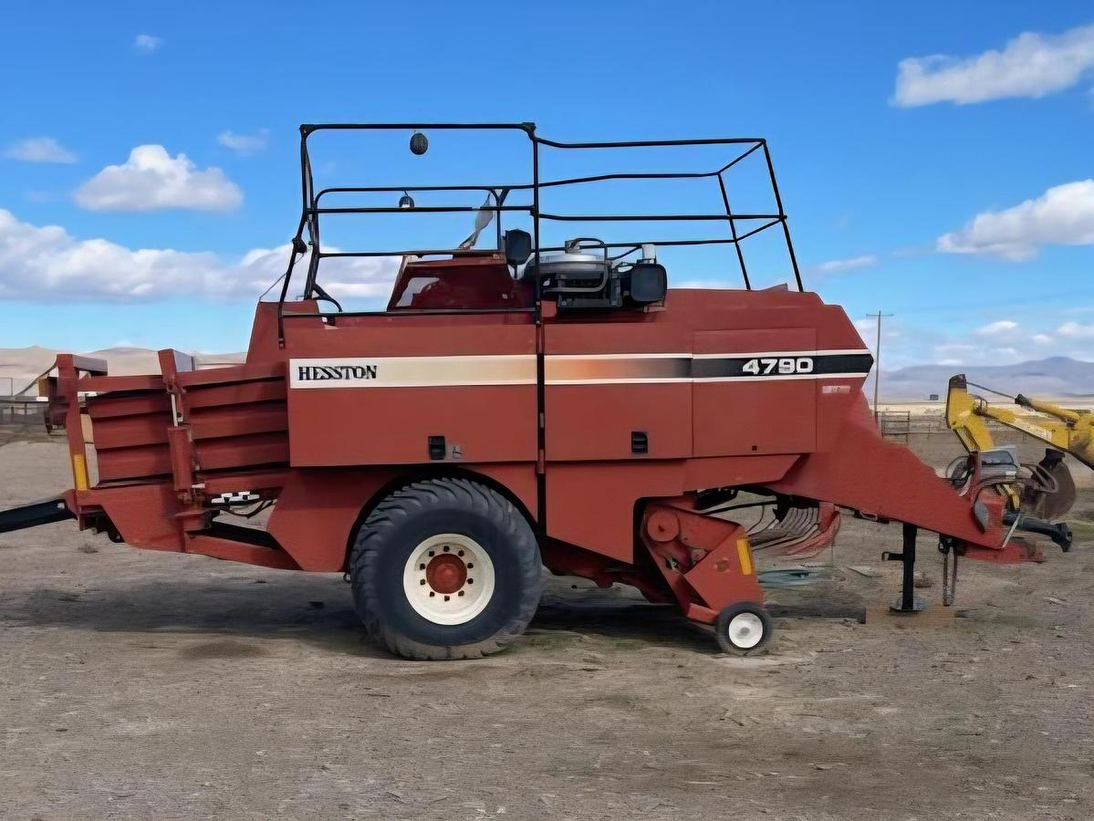 Used Hesston 4790 Baler