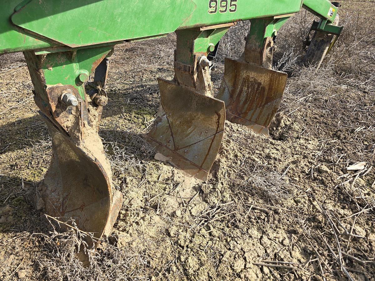 Used John Deere 995 Plow - 6 Bottom