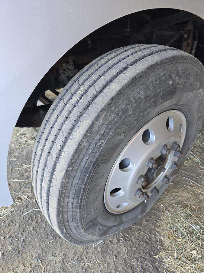 Used 2013 RoadRunner Hay Squeeze