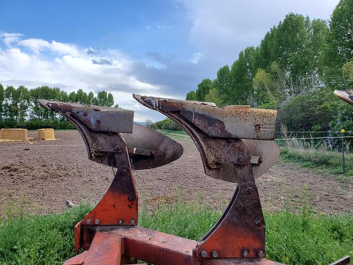 Used Case 5156 Plow - 5 Bottom