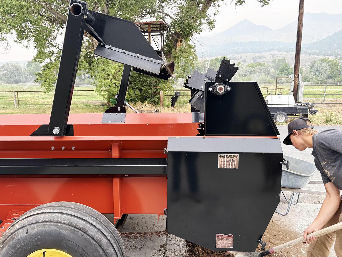 Used 2022 Pequea 250P Manure Spreader ** Like New **