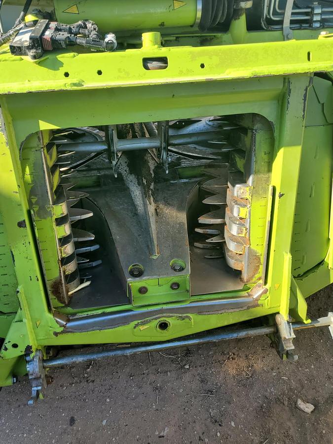 Used 2017 Claas Orbis 750 Rotary Header - 10 Row