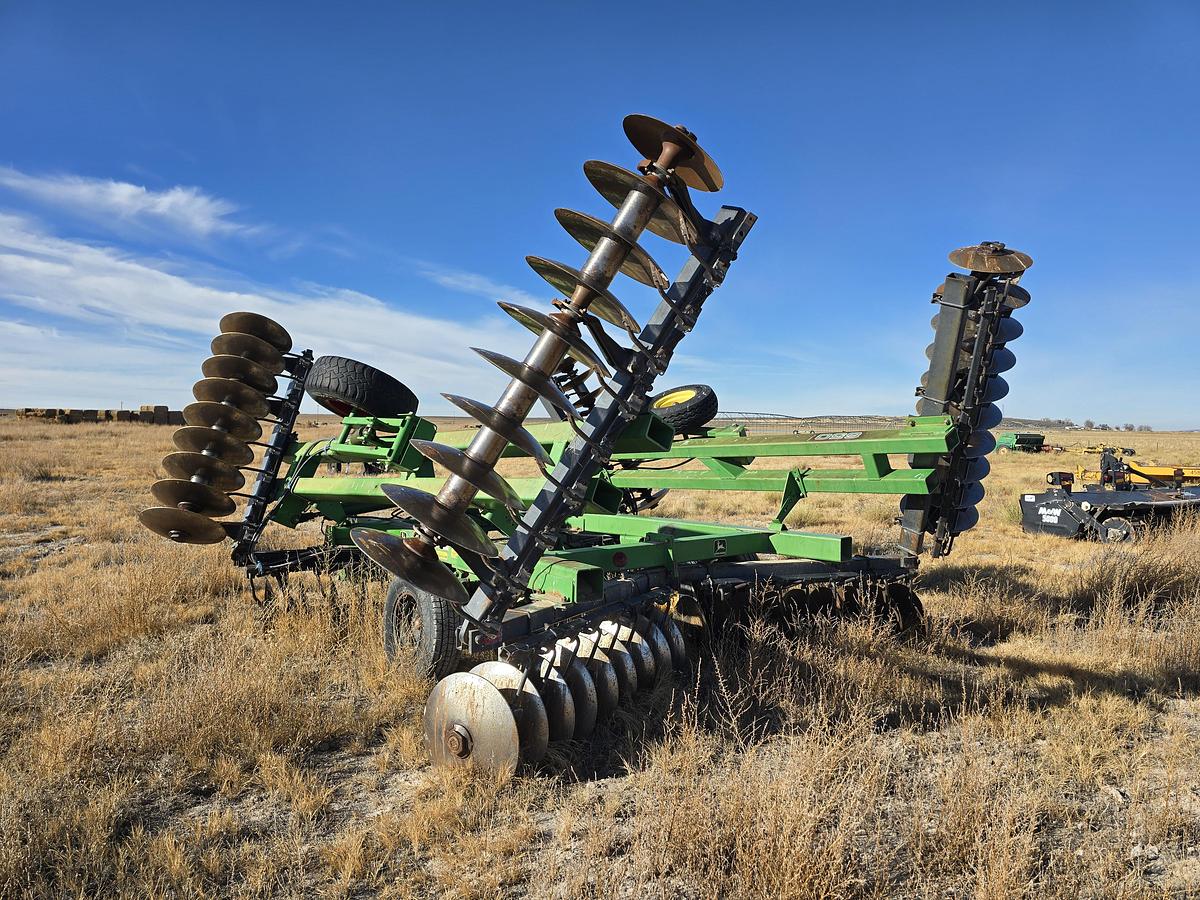 Used 28' John Deere 650 Tandem Disk