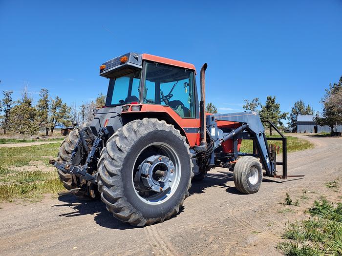 Used 1990 Case 7110 Tractor w/ Loader