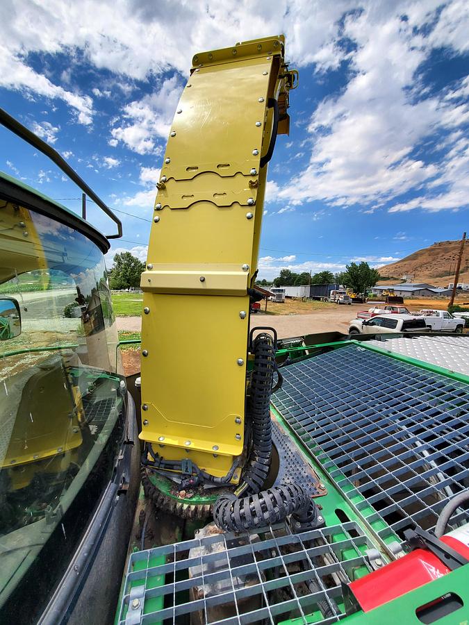 Used 2016 John Deere 8400 Forage Harvester w/ 2 Headers **2300 Hrs**