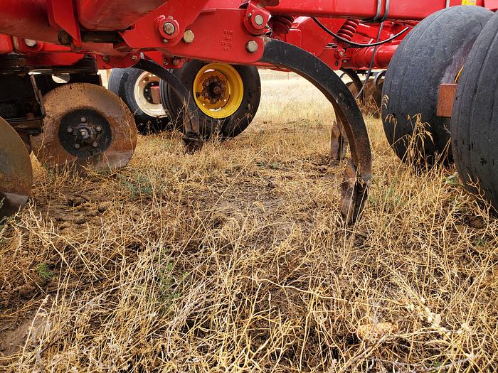 Used Sunflower 4511 Disk Ripper - 11 Shank