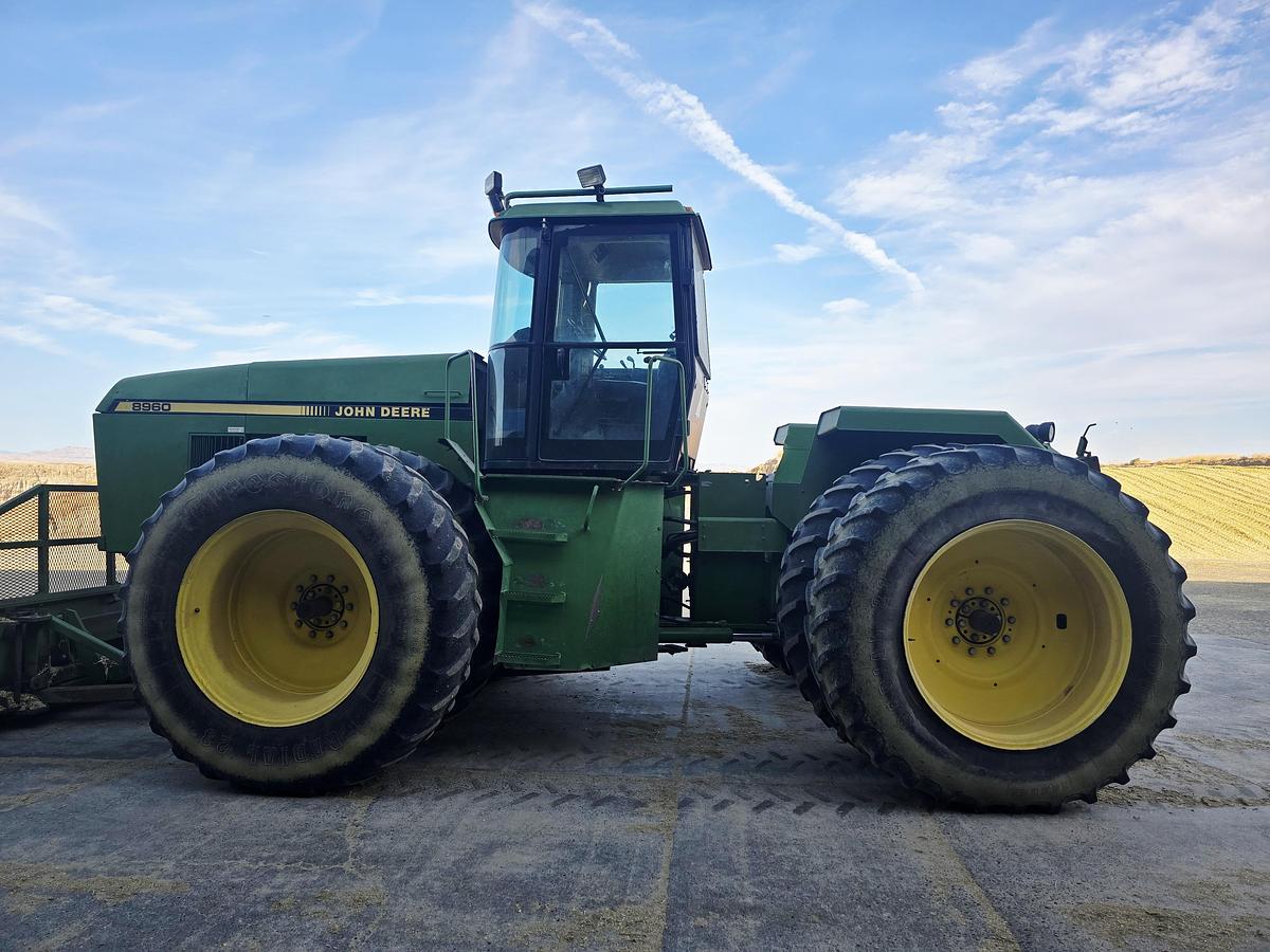 Used 1990 John Deere 8960 Tractor w/ Silage Blade