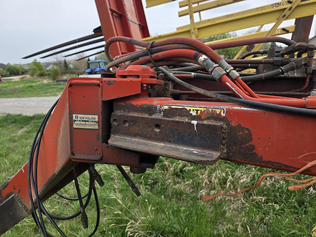 Used New Holland 216 Rake
